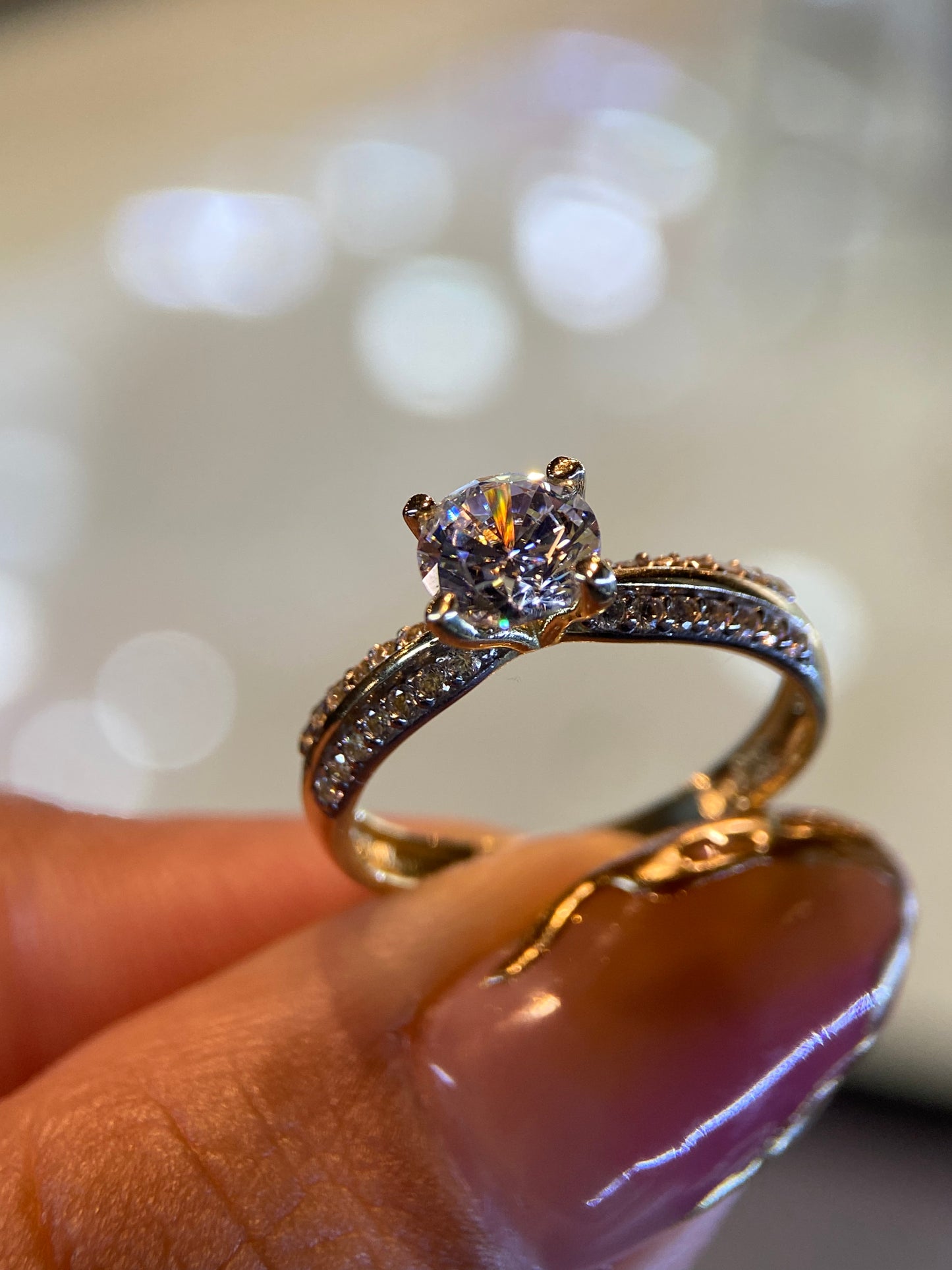 Anillo de compromiso en oro