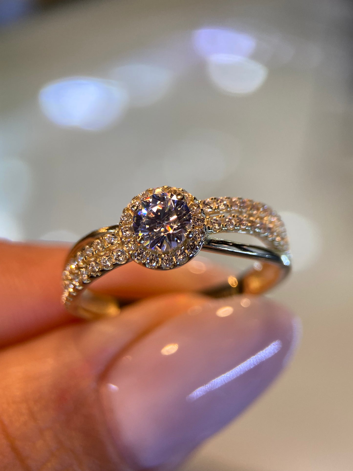 Anillo de compromiso en oro