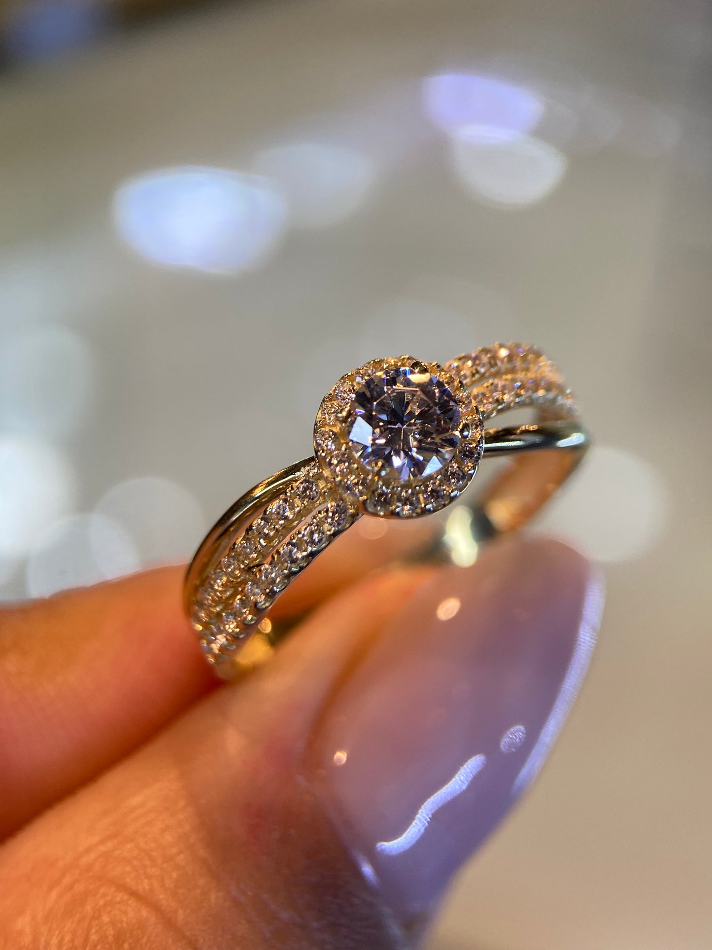 Anillo de compromiso en oro