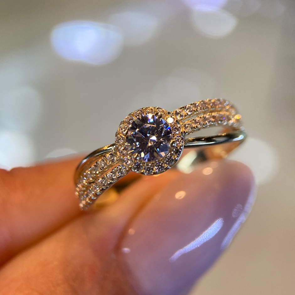 Anillo de compromiso en oro