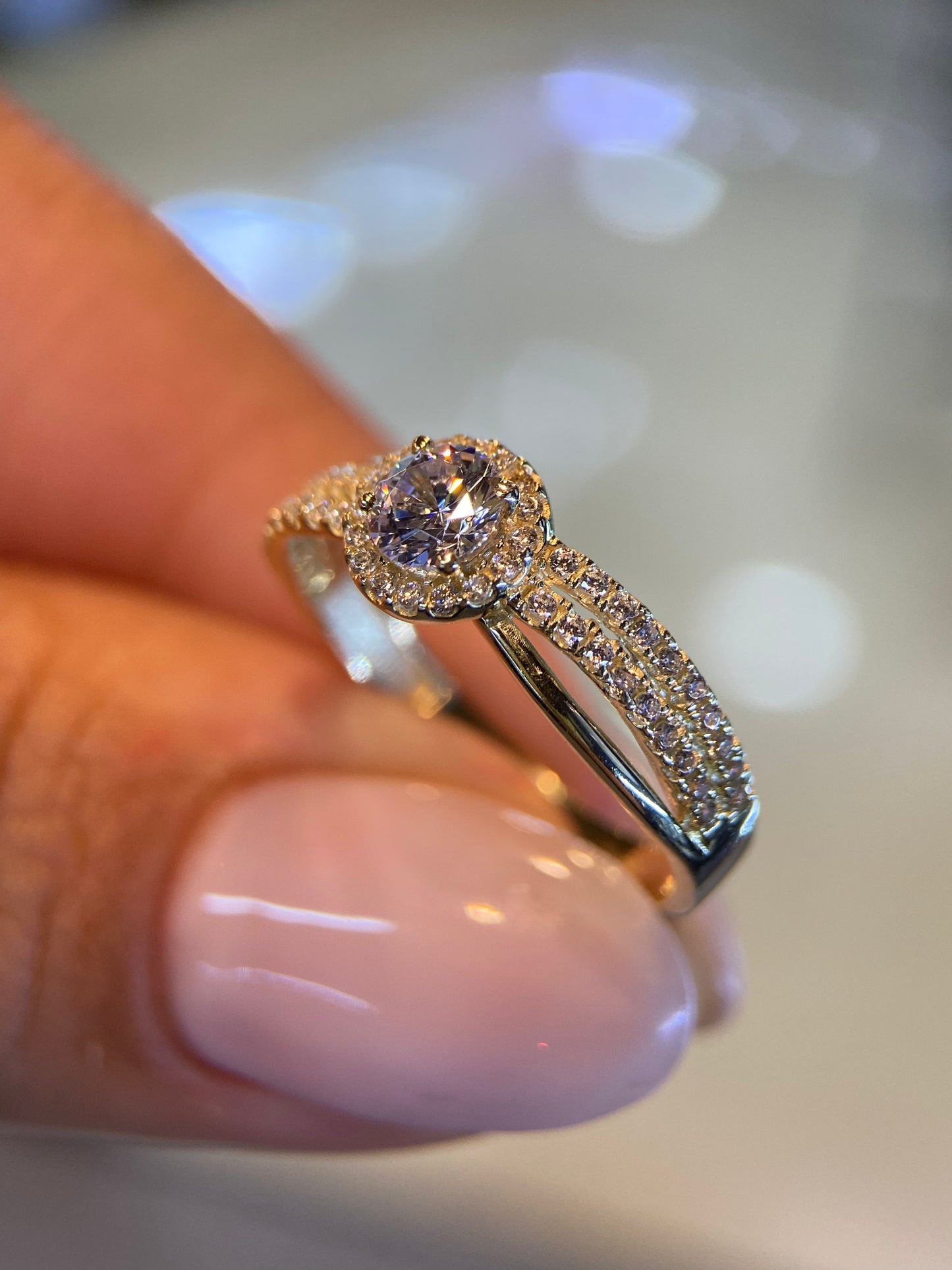 Anillo de compromiso en oro