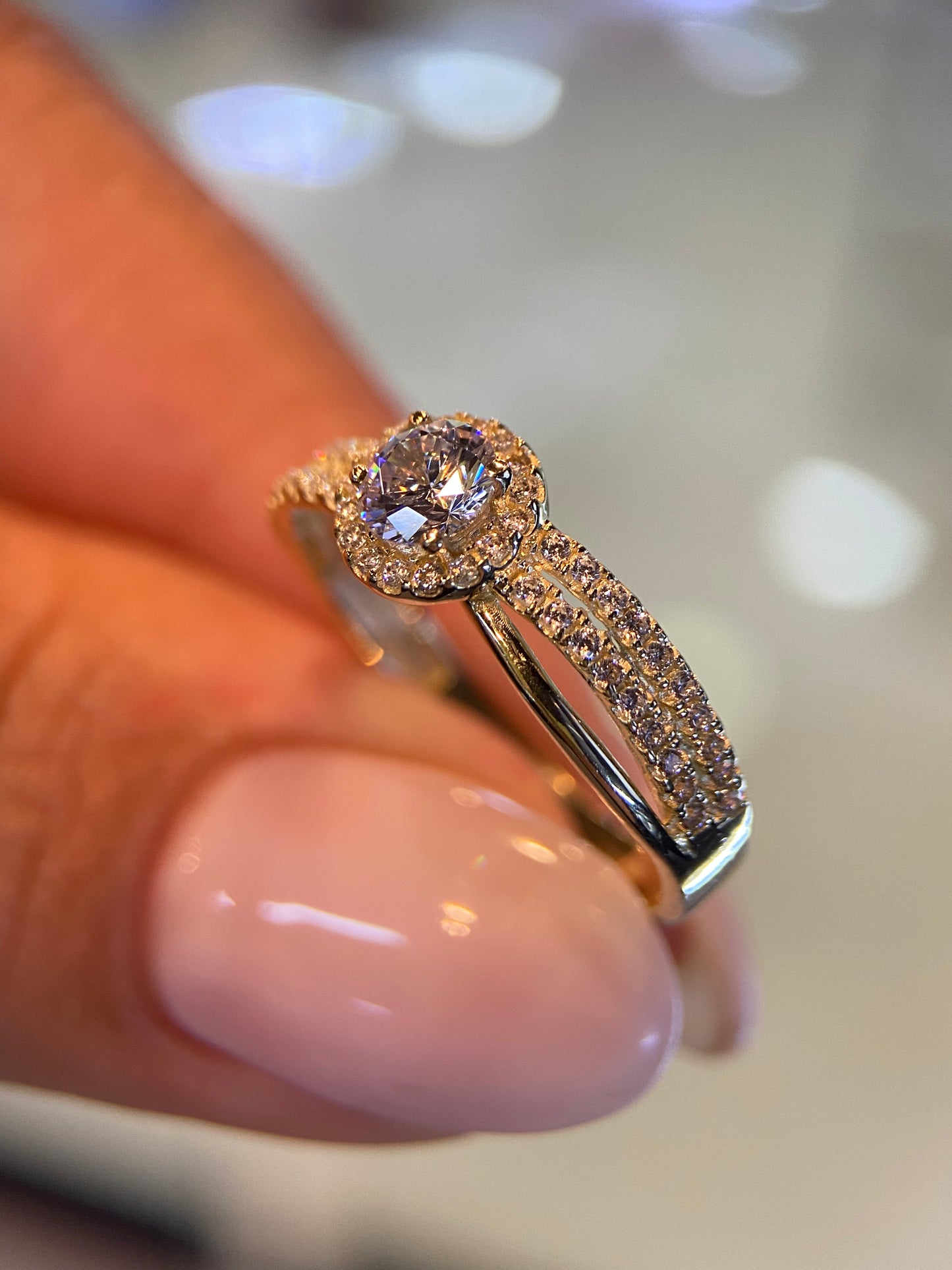 Anillo de compromiso en oro
