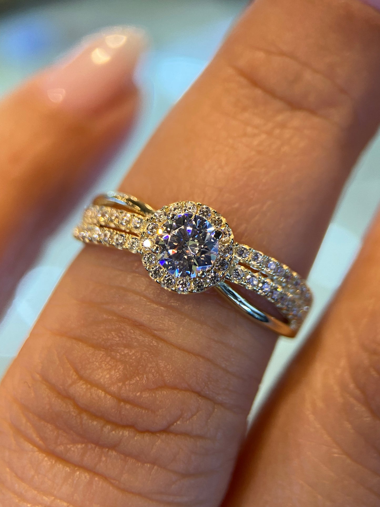 Anillo de compromiso en oro