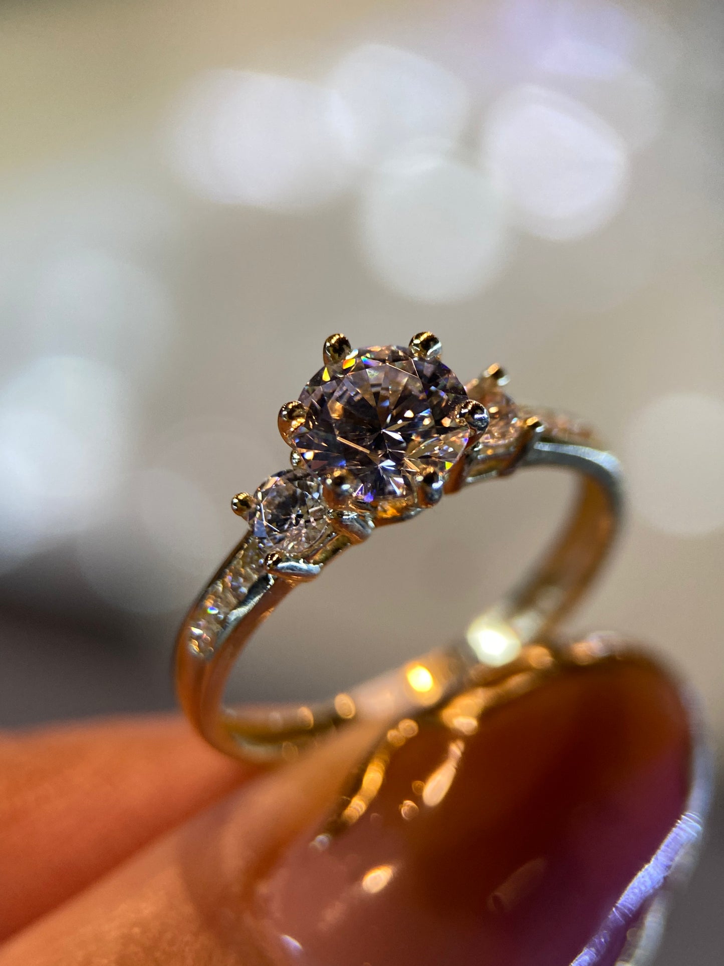 Anillo de compromiso en oro