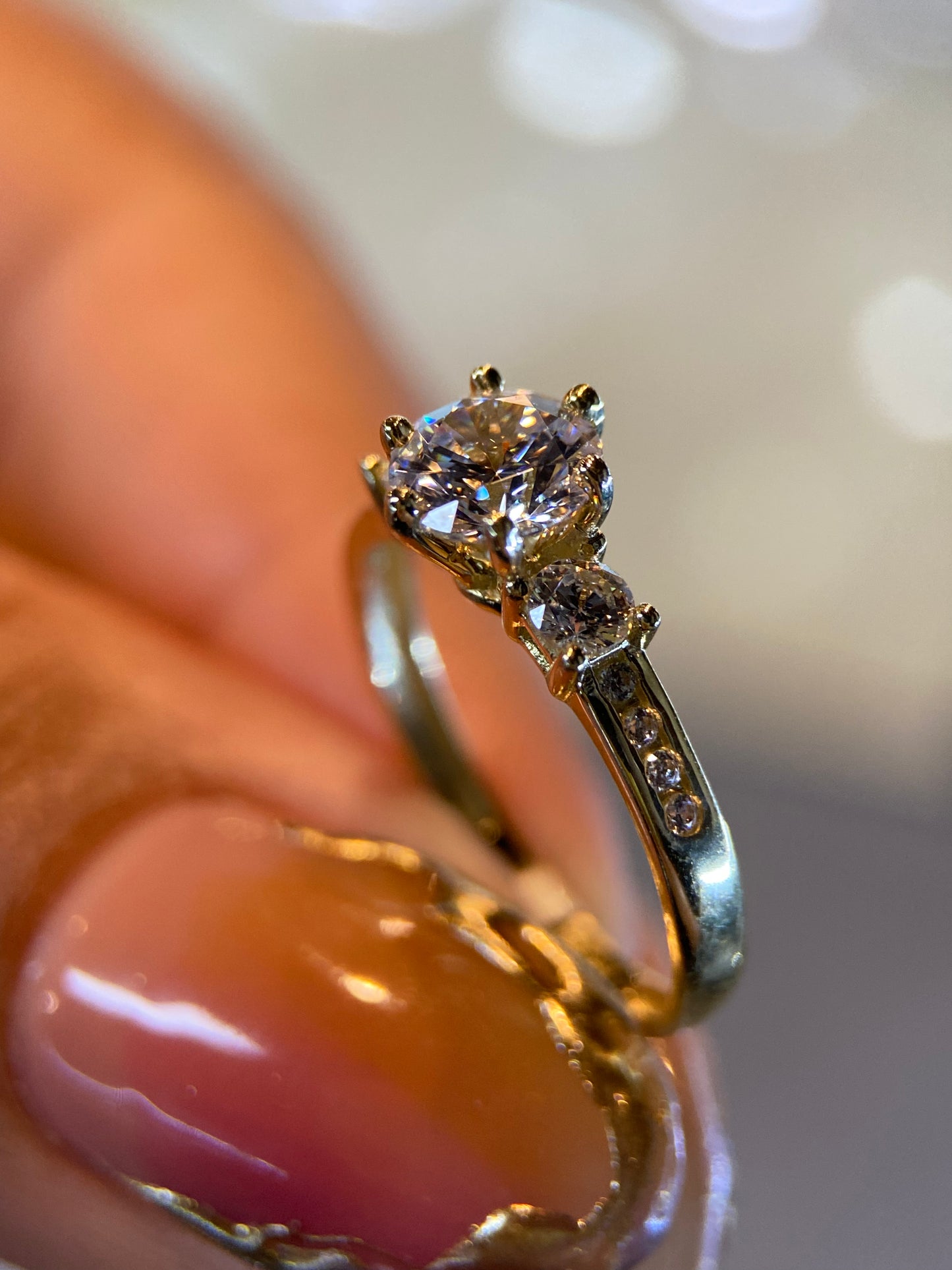 Anillo de compromiso en oro