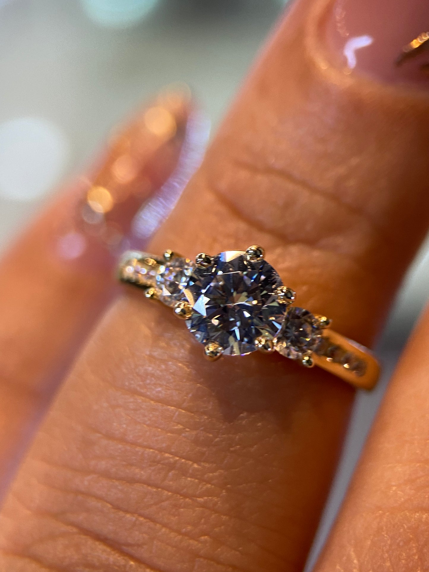 Anillo de compromiso en oro