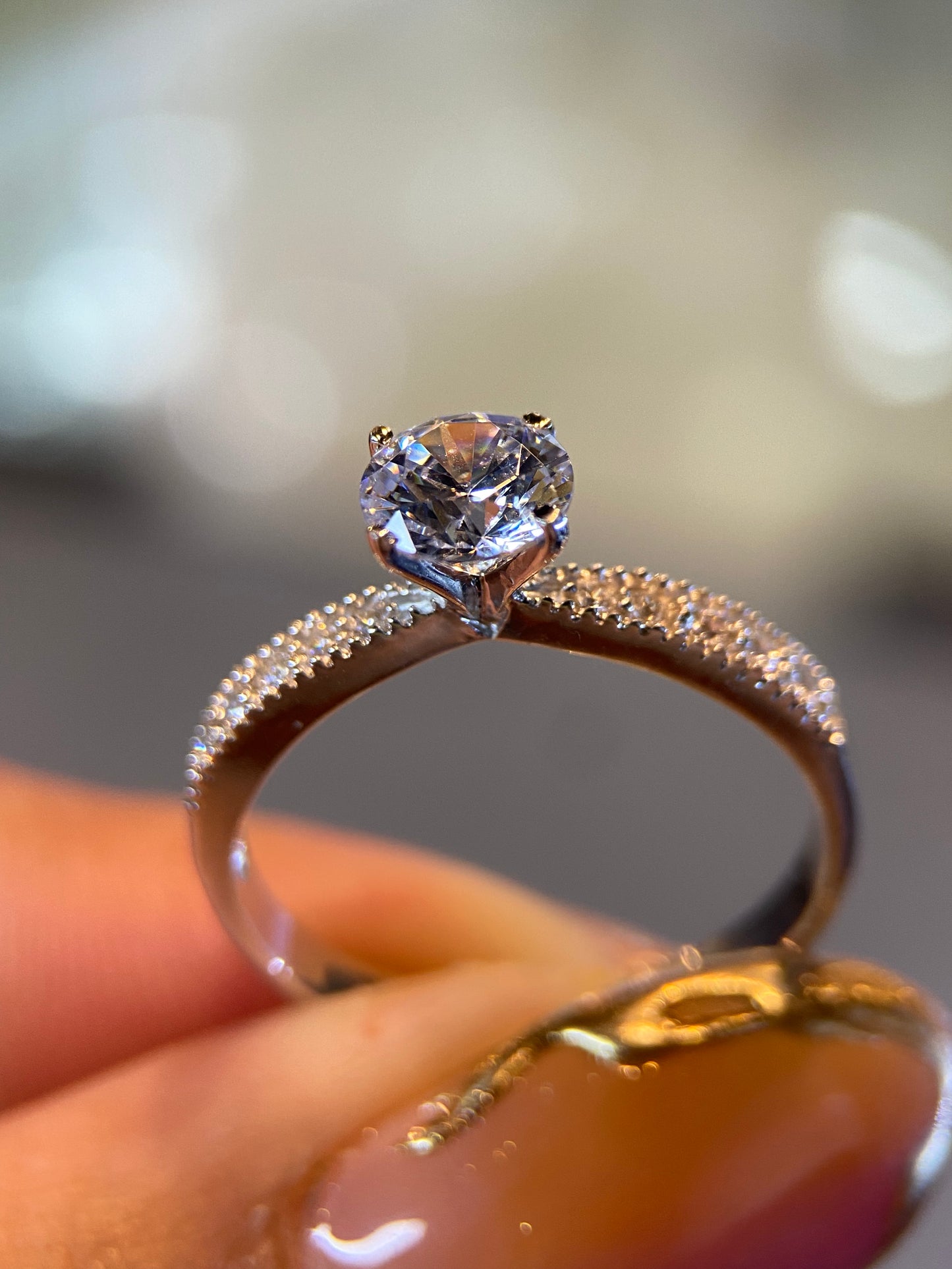 Anillo de compromiso en oro