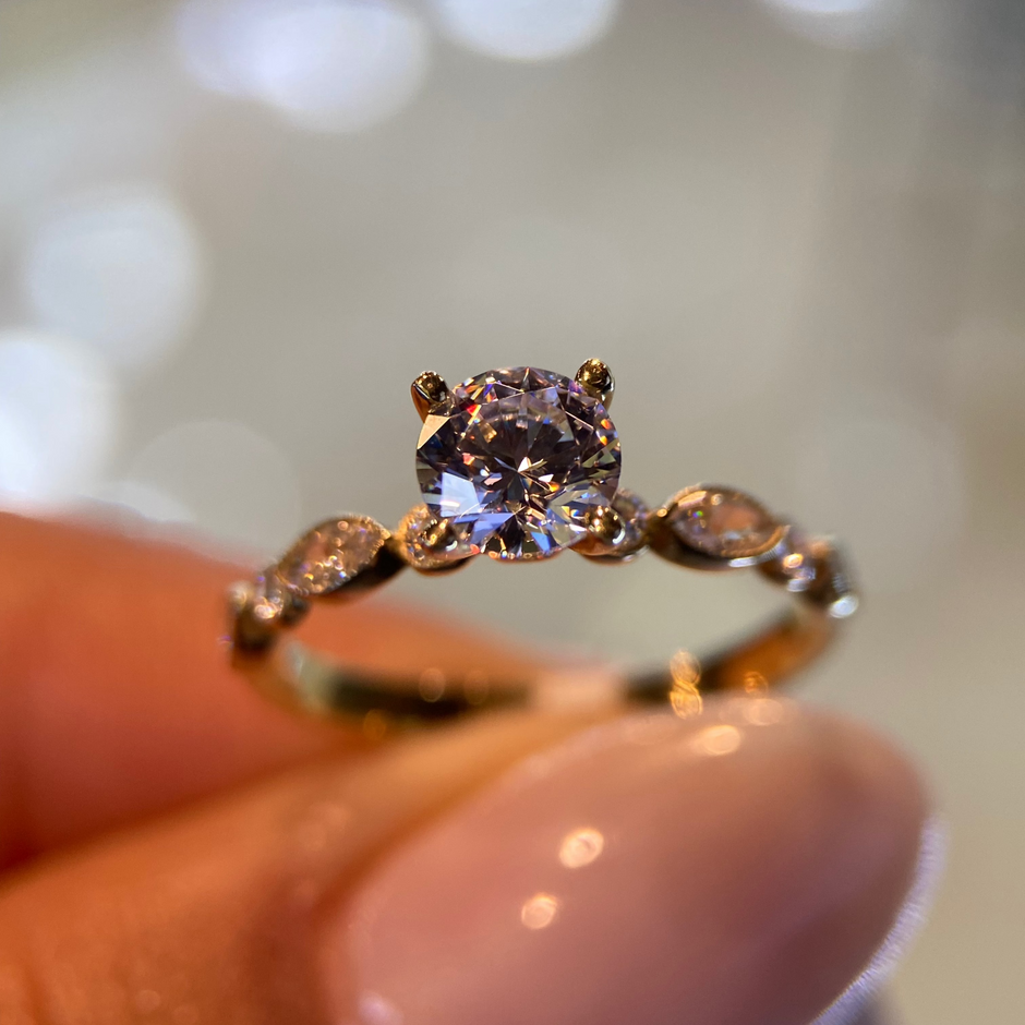 Anillo de compromiso en oro