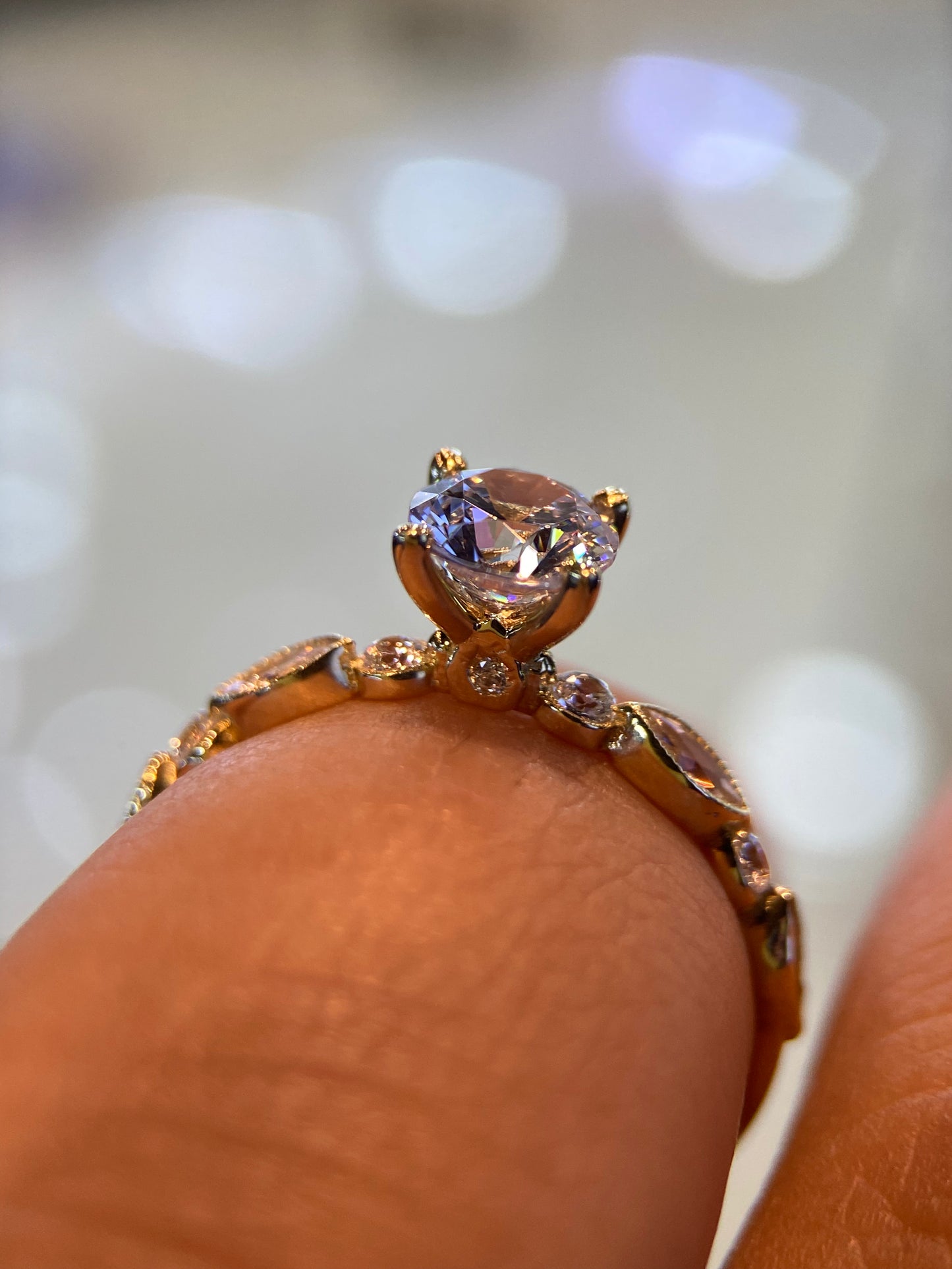 Anillo de compromiso en oro