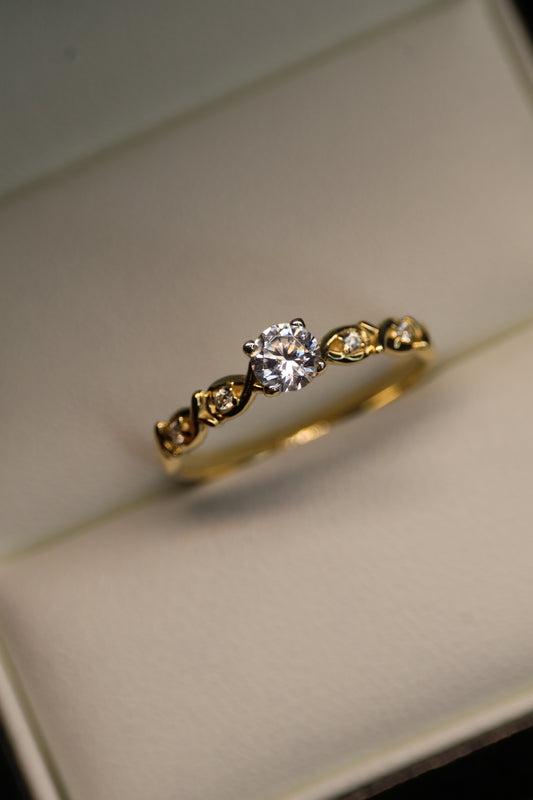 Anillo en Oro Amarillo 10k con Circonias Mod.15931
