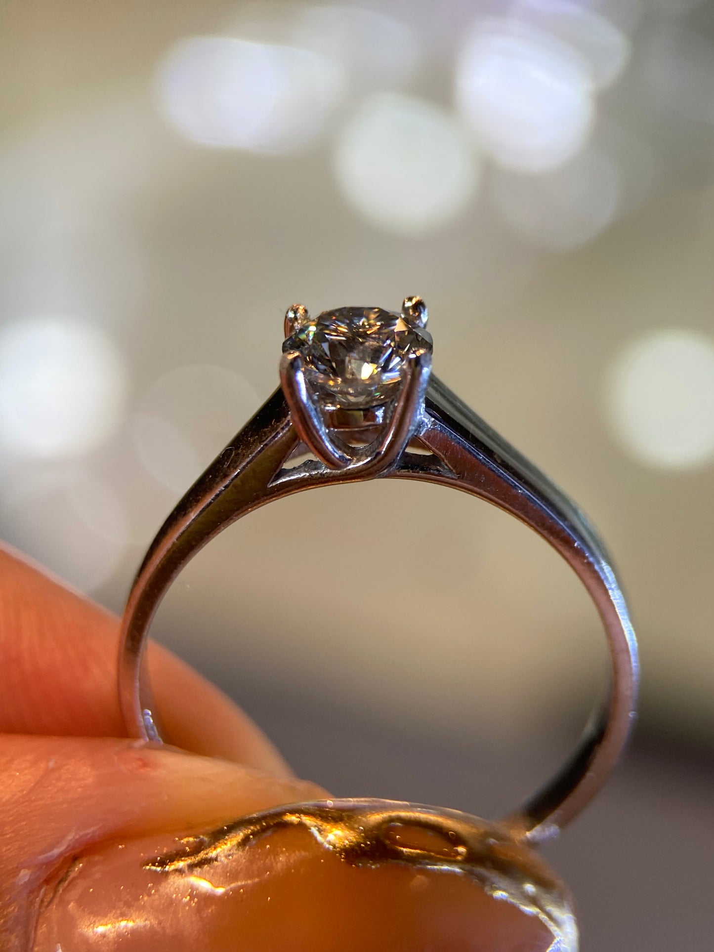 Anillo de compromiso en oro