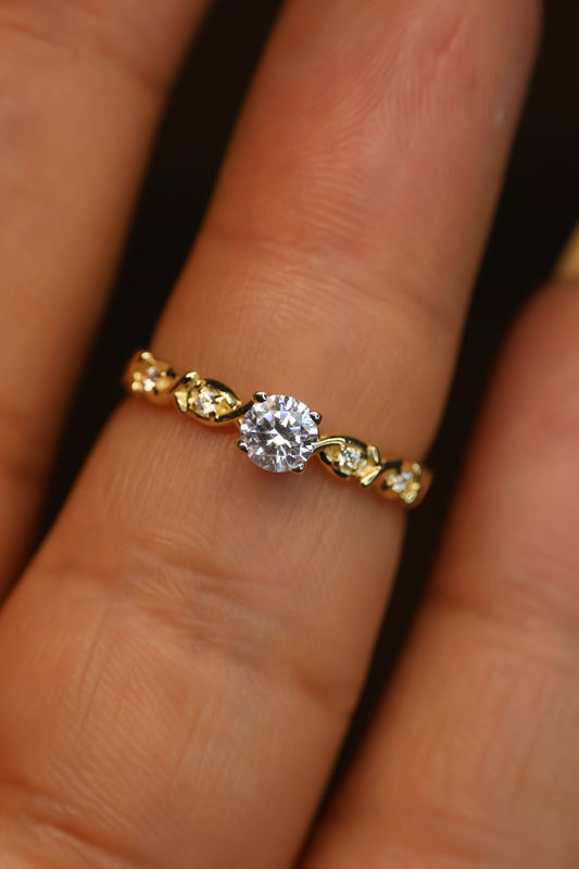 Anillo en Oro Amarillo 10k con Circonias Mod.15931
