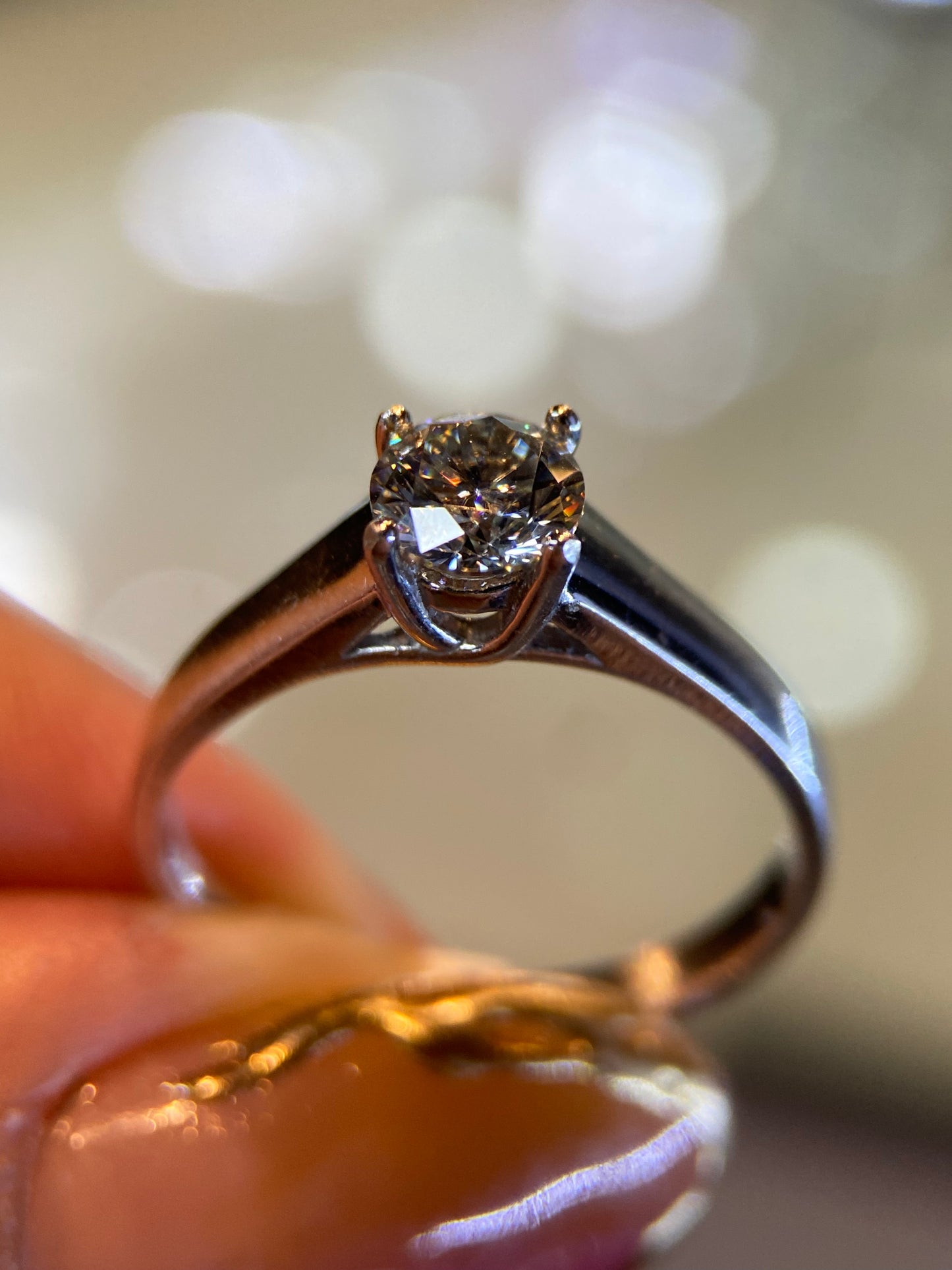 Anillo de compromiso en oro