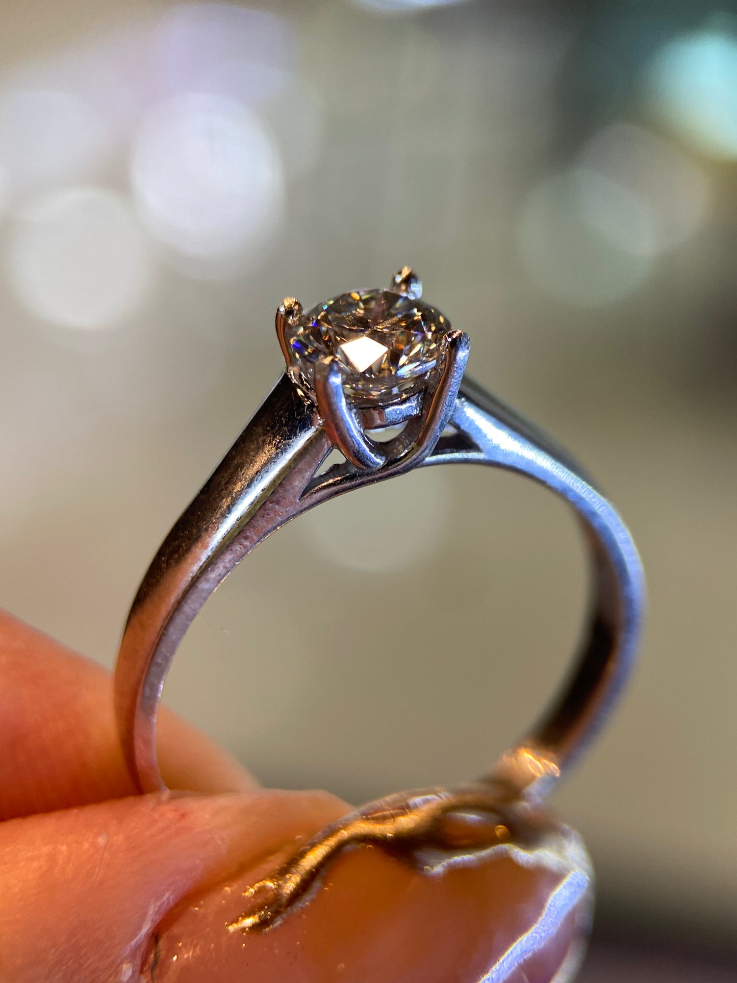 Anillo de compromiso en oro