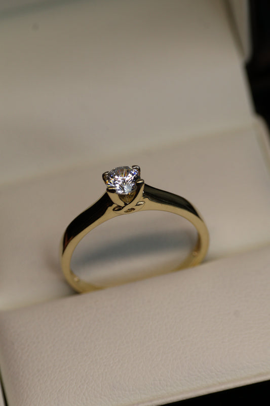 Anillo en Oro Amarillo 10k con Circonia Mod.15928