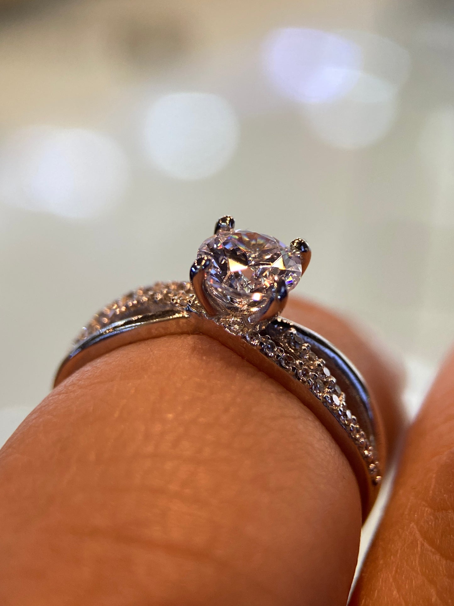 Anillo de compromiso en oro
