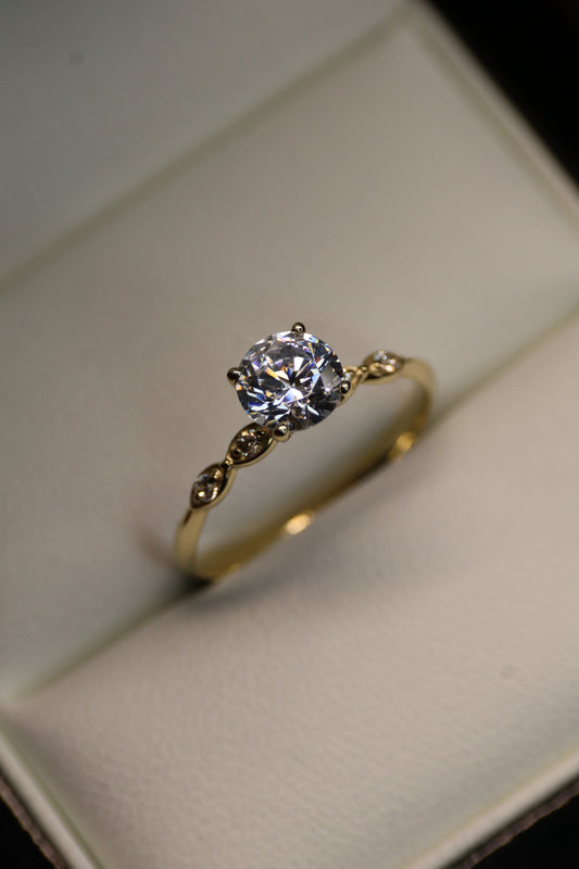 Anillo en Oro Amarillo 10k con Circonias Mod.15937