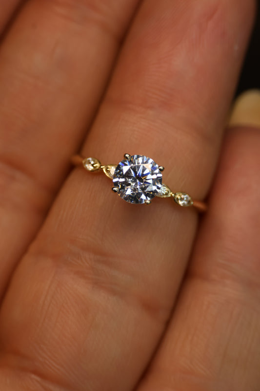 Anillo en Oro Amarillo 10k con Circonias Mod.15937