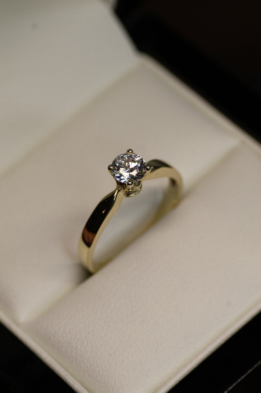 Anillo  en Oro Amarillo 10k con Circonias Mod.15942