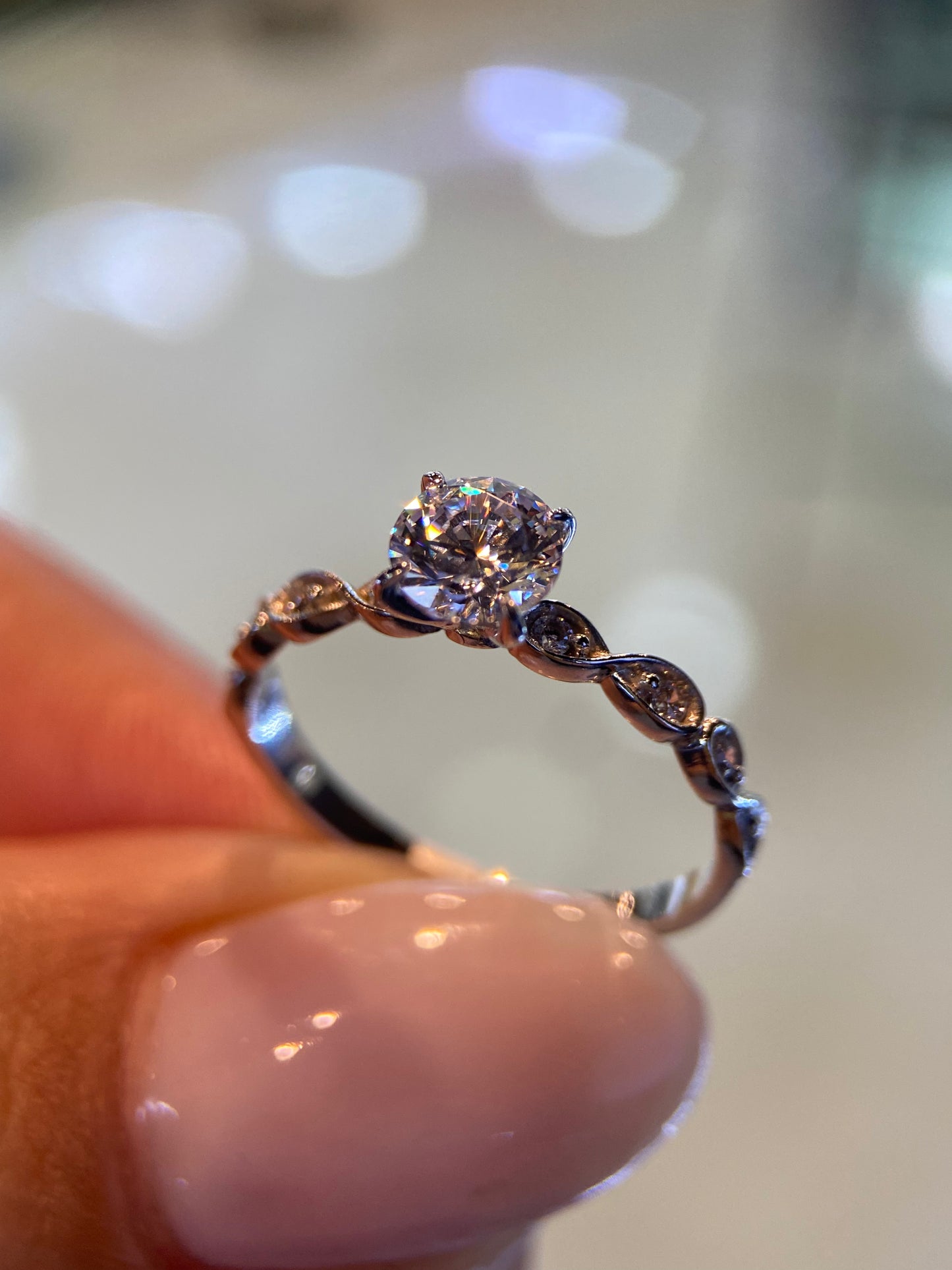 Anillo de compromiso en oro