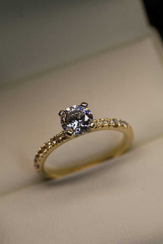 Anillo en Oro Amarillo 10k con Circonias Mod.15943