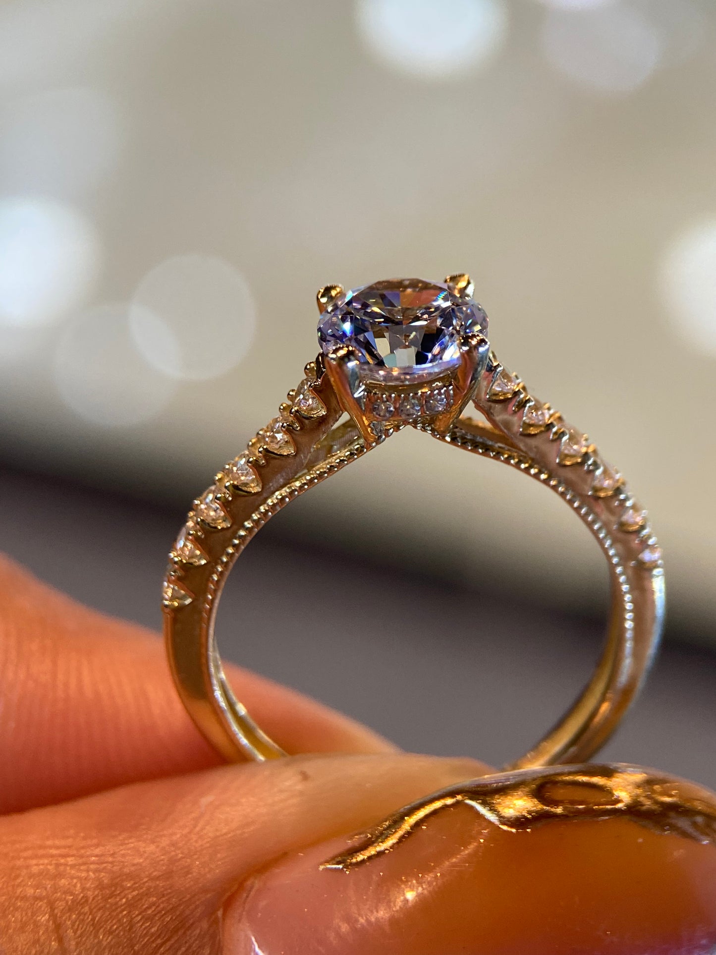 Anillo de compromiso en oro