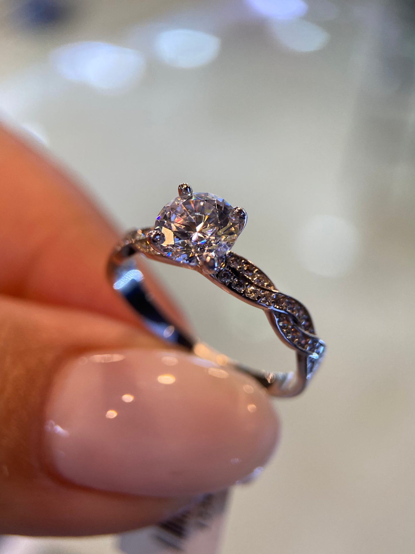 Anillo de compromiso en oro