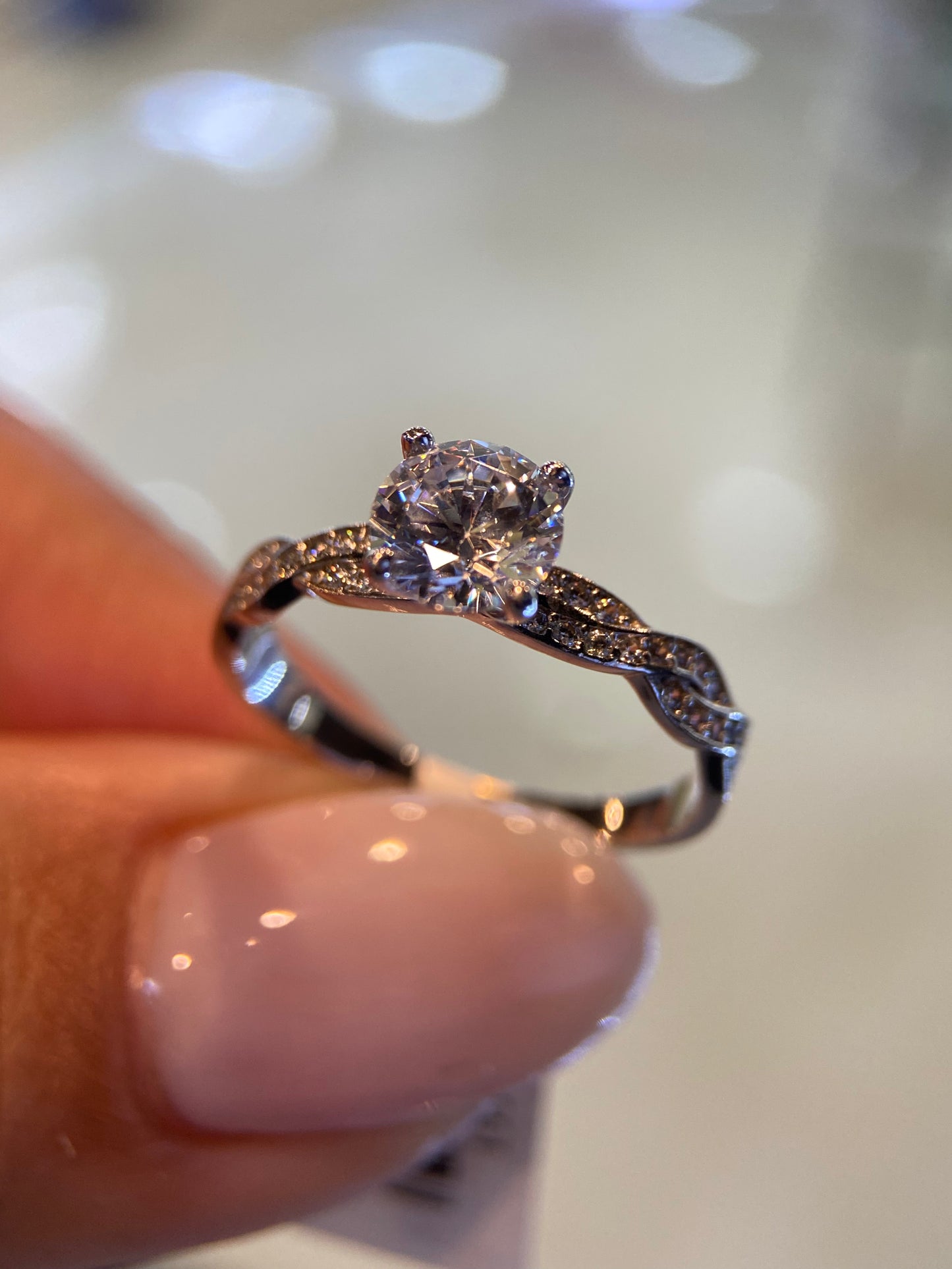Anillo de compromiso en oro