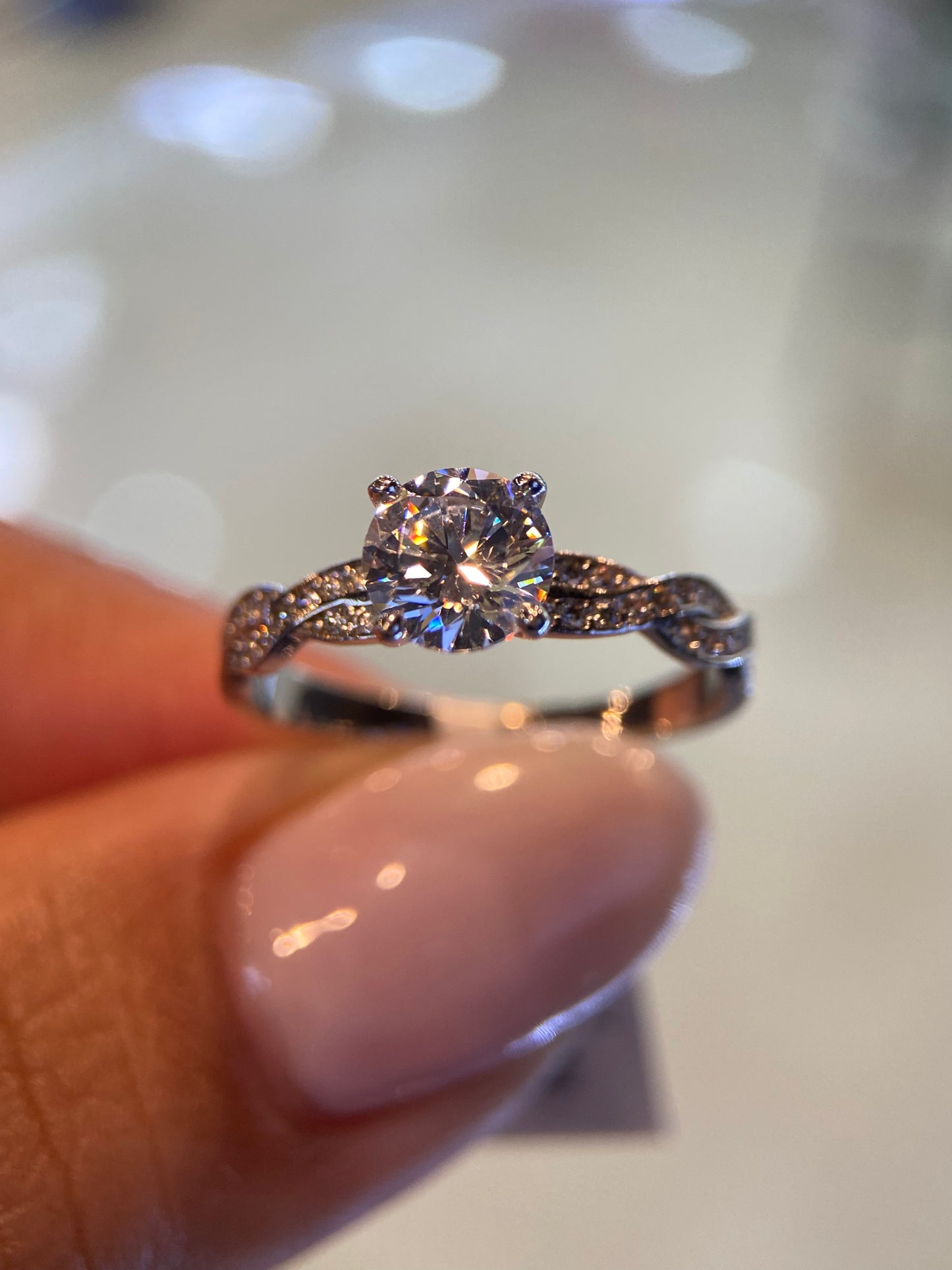 Anillo de compromiso en oro