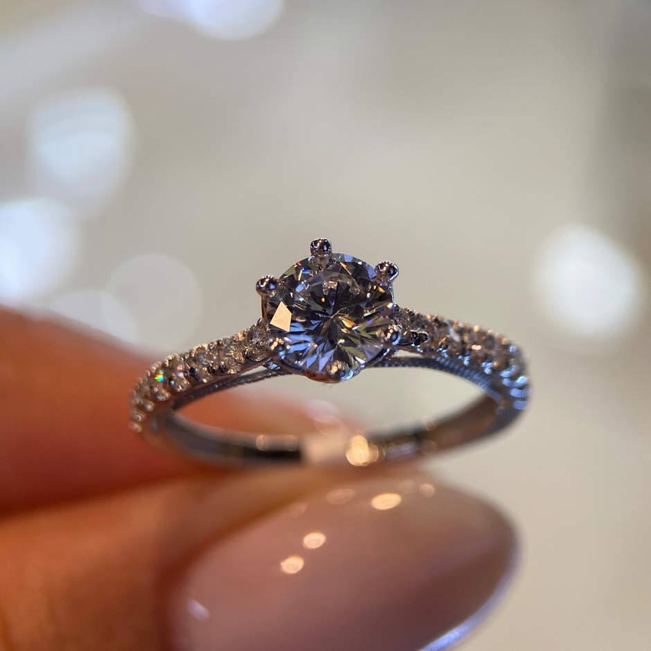 Anillo de compromiso en oro