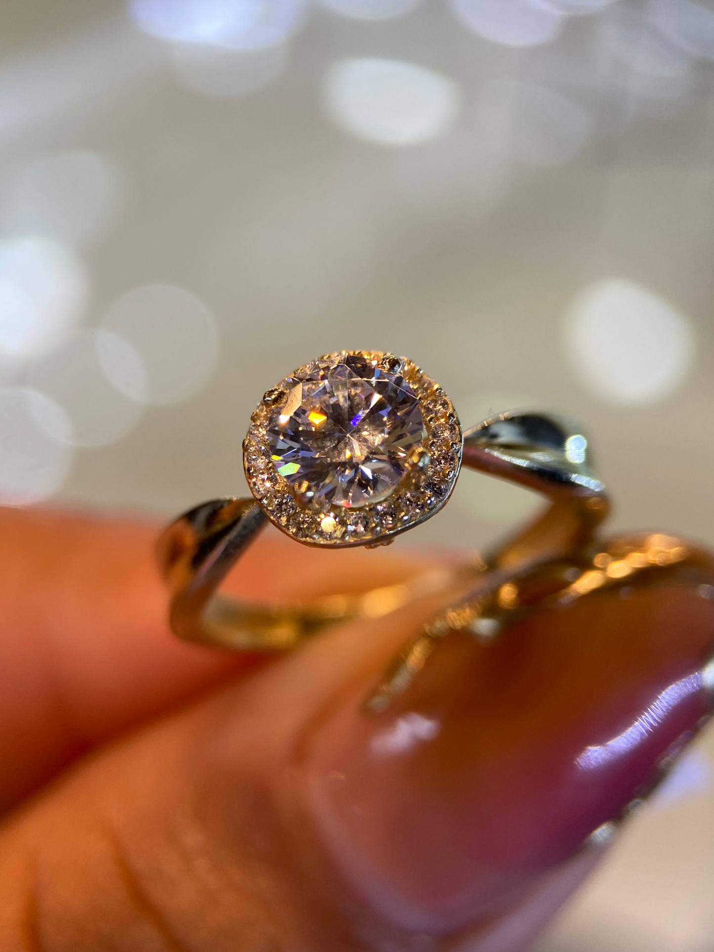 Anillo de compromiso en oro