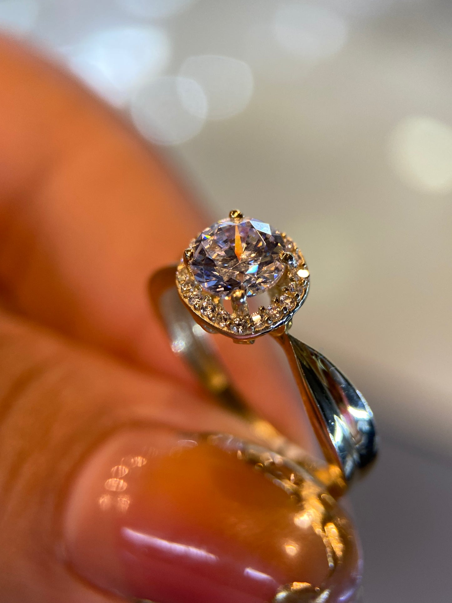 Anillo de compromiso en oro