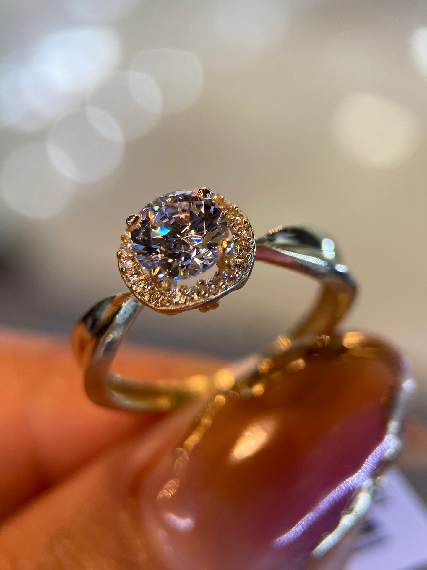 Anillo de compromiso en oro