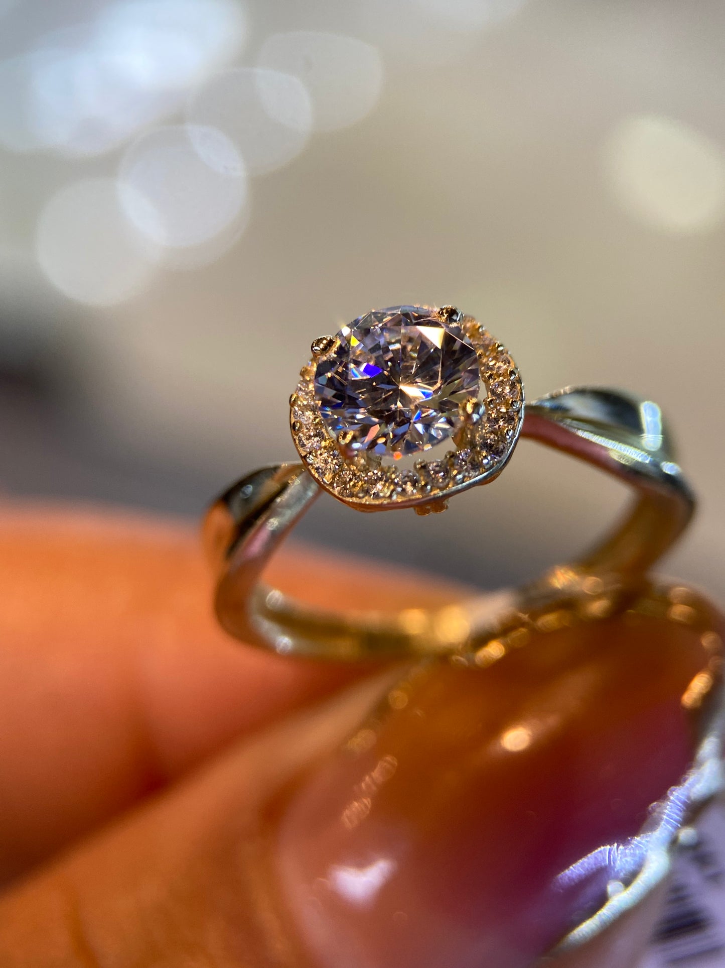 Anillo de compromiso en oro
