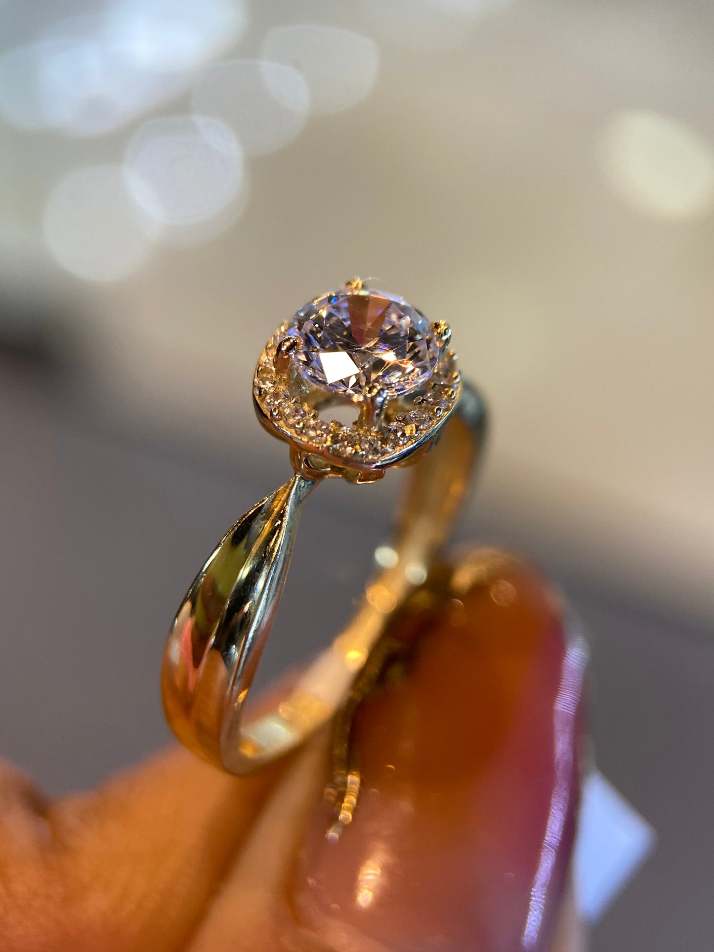 Anillo de compromiso en oro