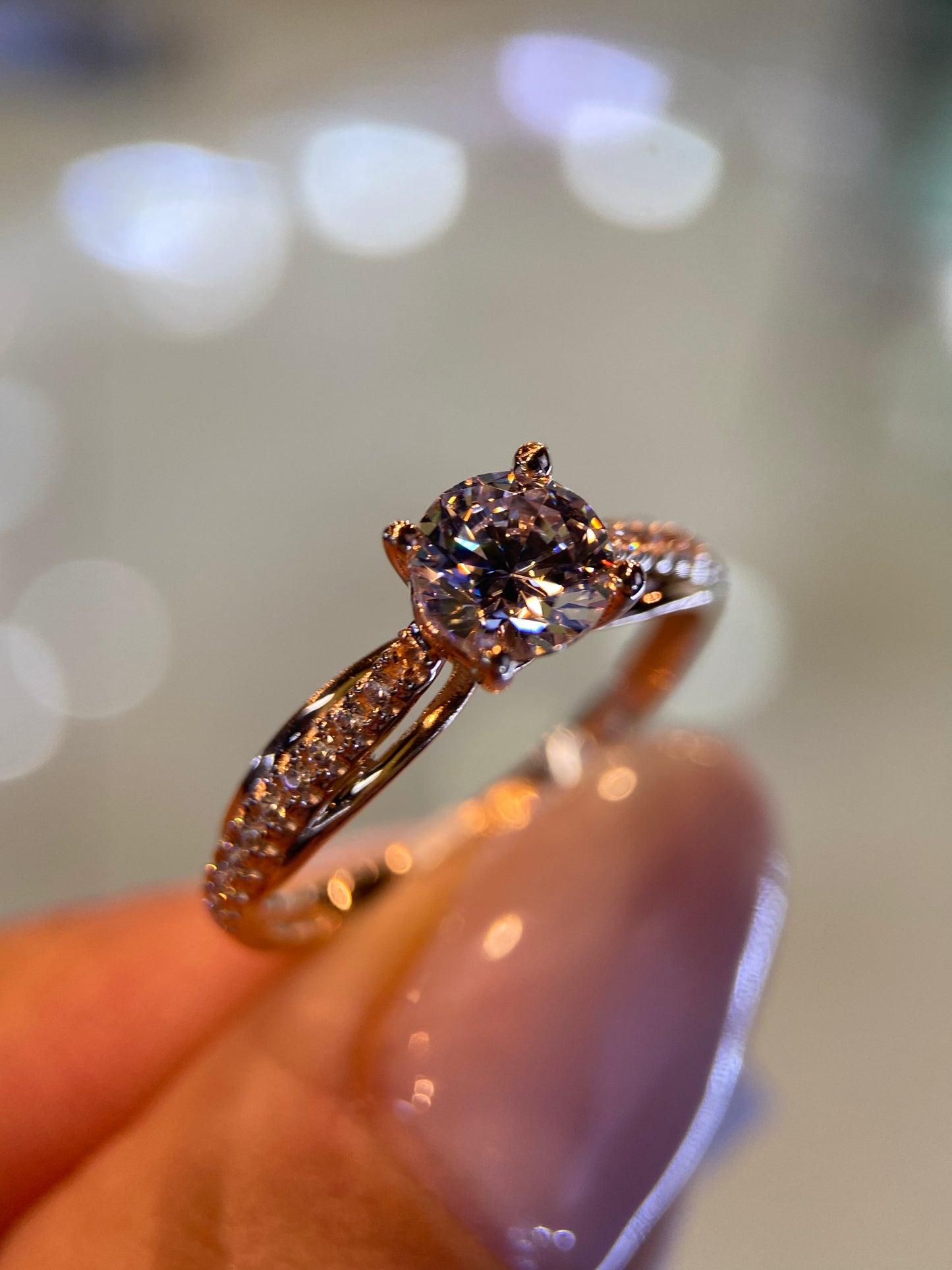 Anillo de compromiso en oro