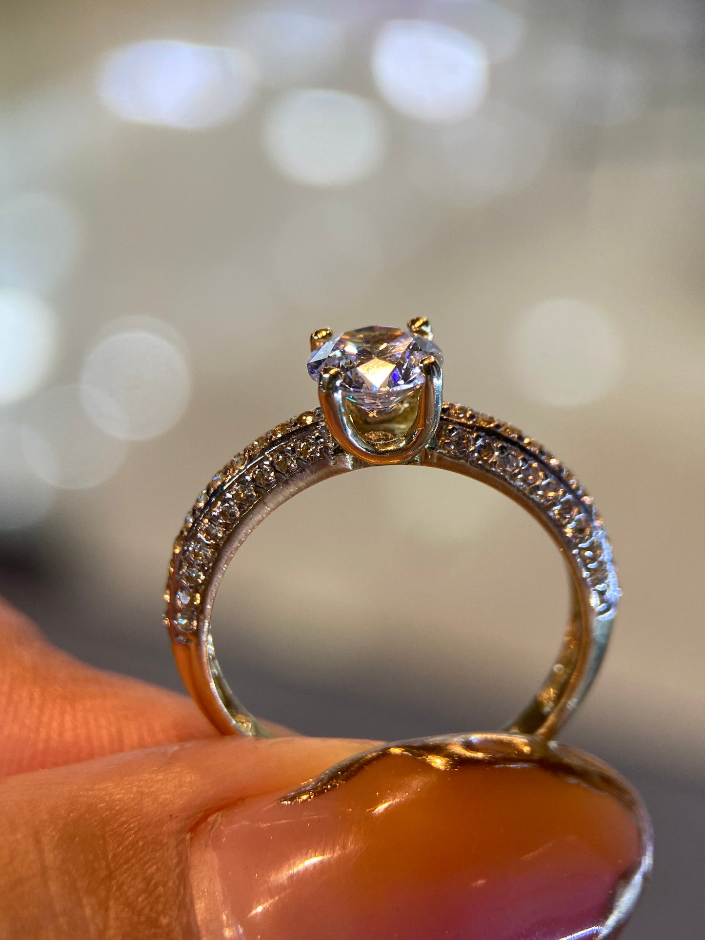 Anillo de compromiso en oro
