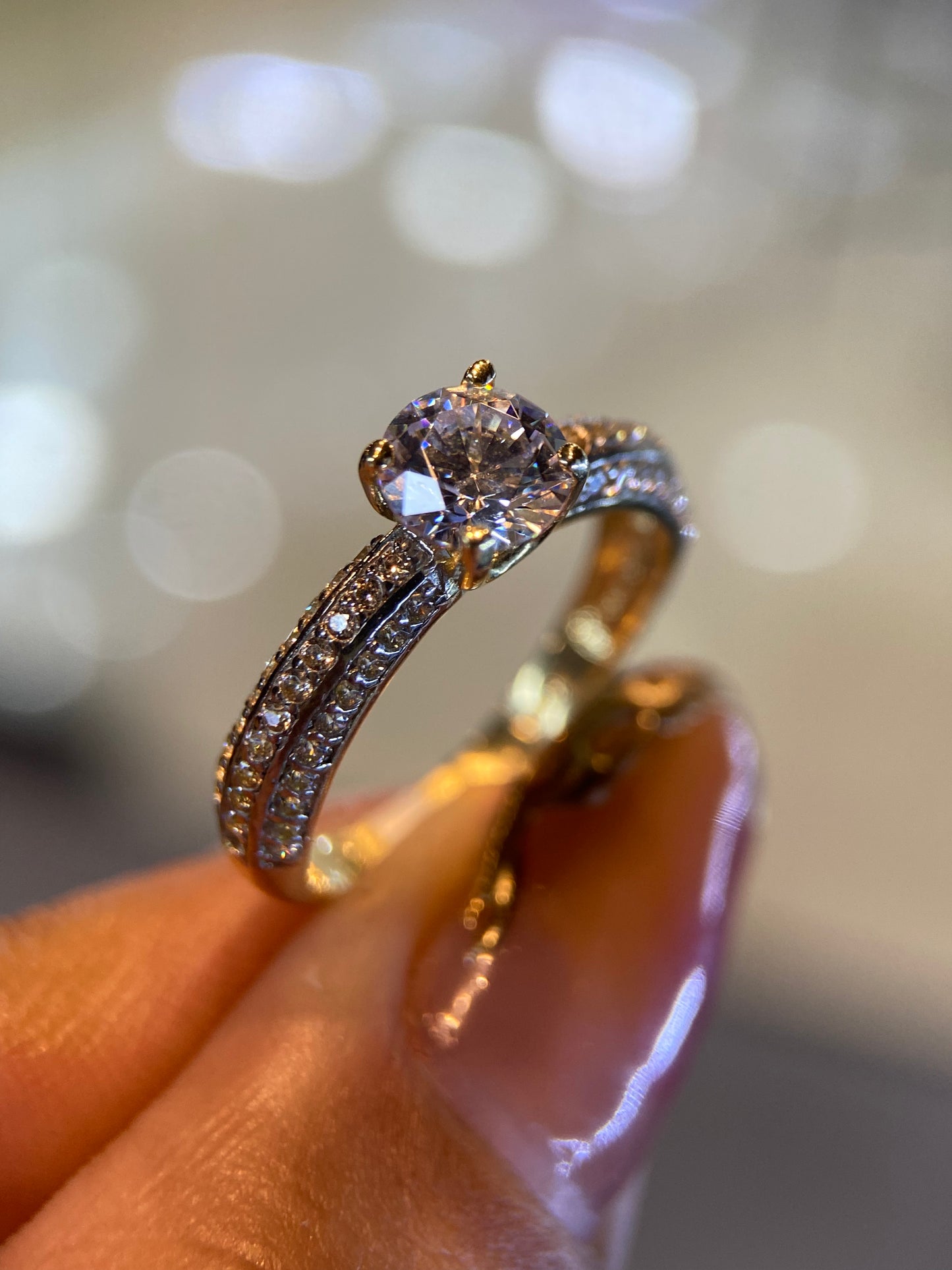Anillo de compromiso en oro
