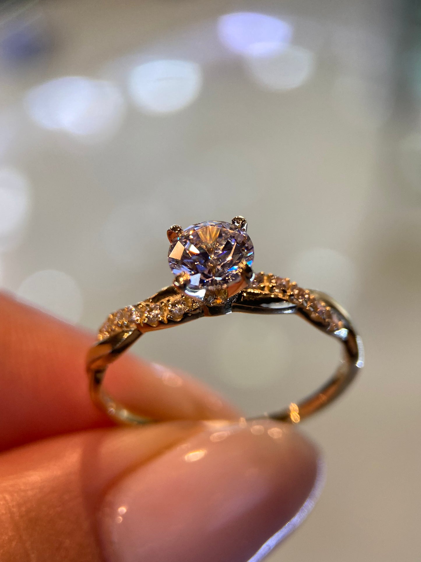 Anillo de compromiso en oro