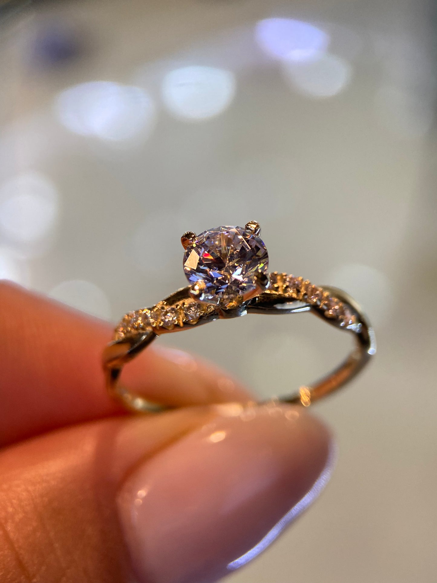 Anillo de compromiso en oro