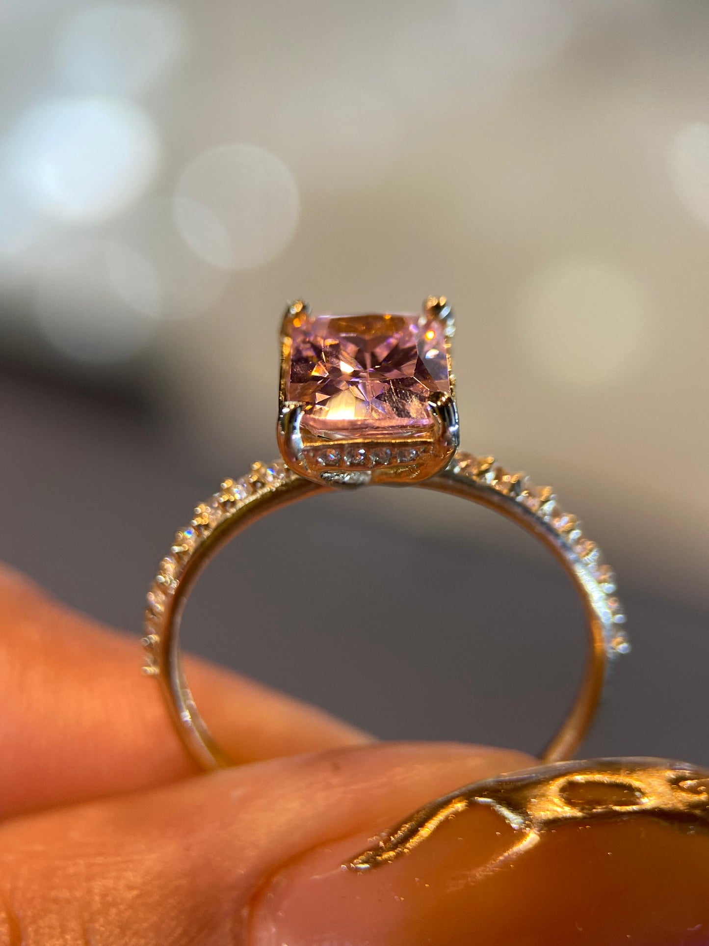 Anillo de compromiso en oro