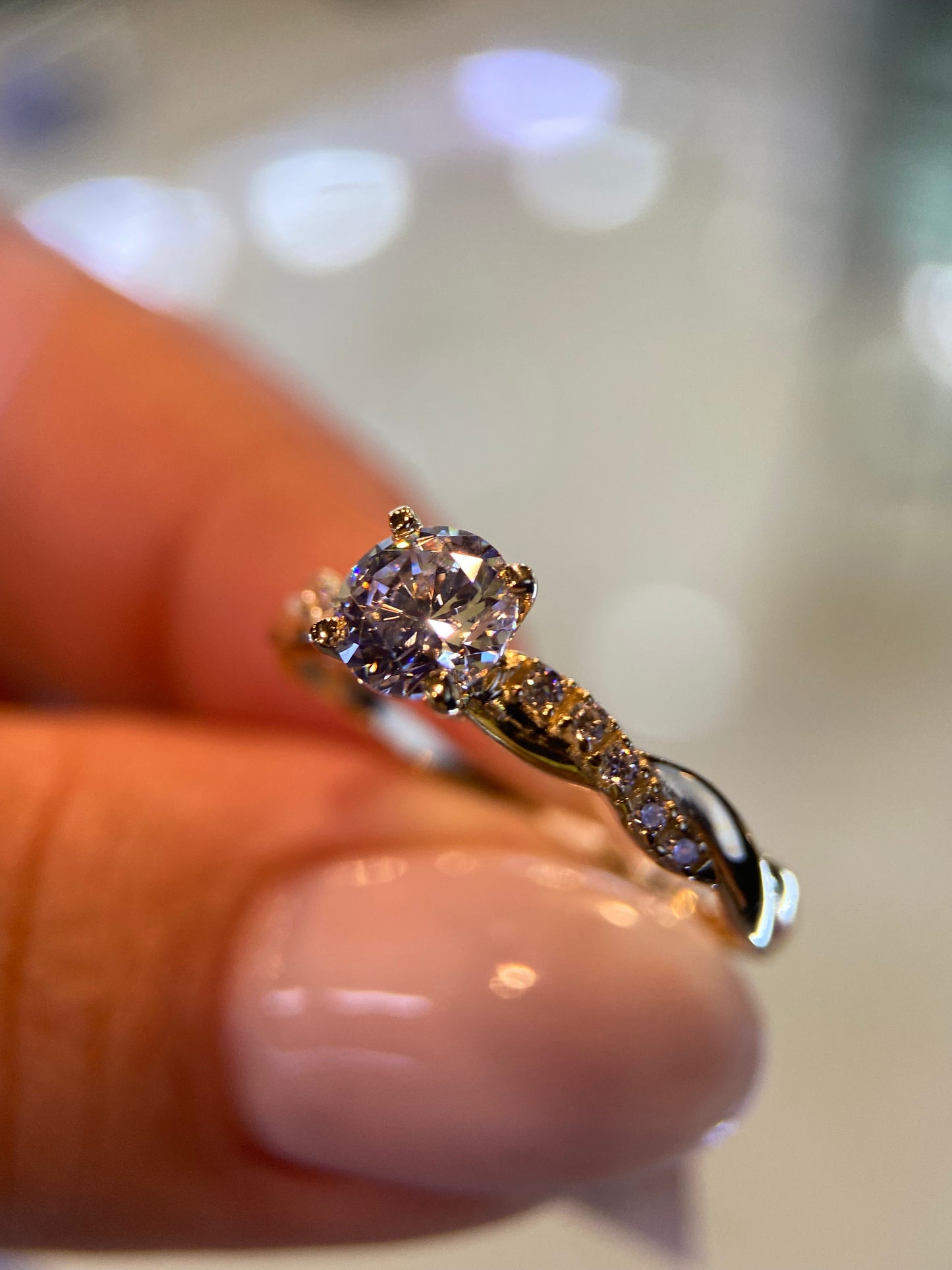 Anillo de compromiso en oro