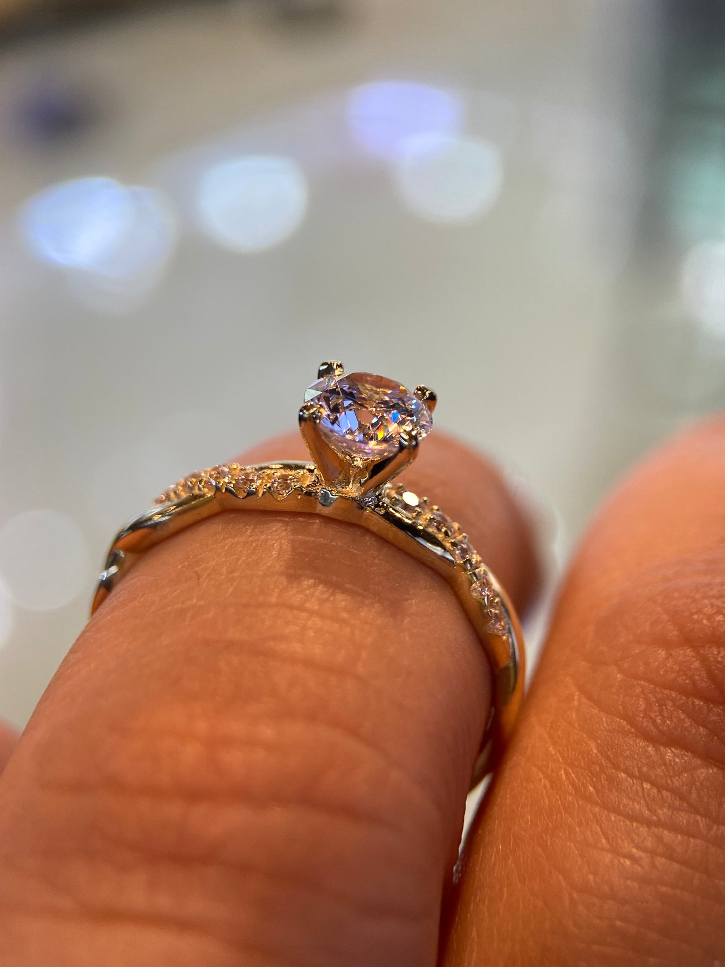 Anillo de compromiso en oro