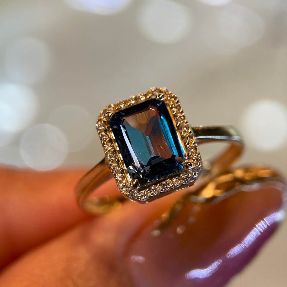 Anillo de compromiso en oro