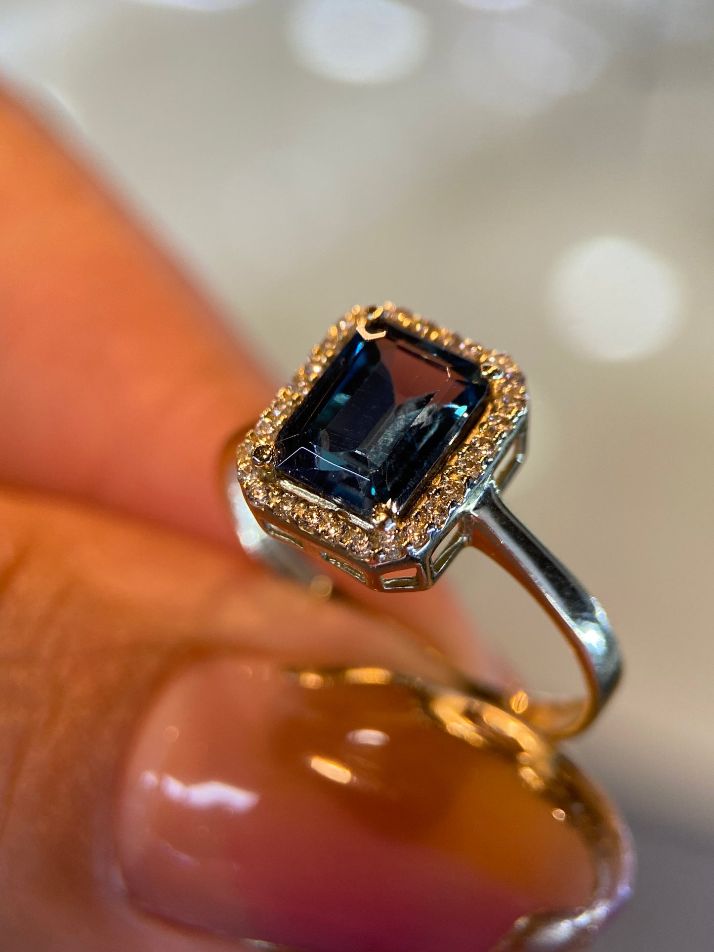 Anillo de compromiso en oro