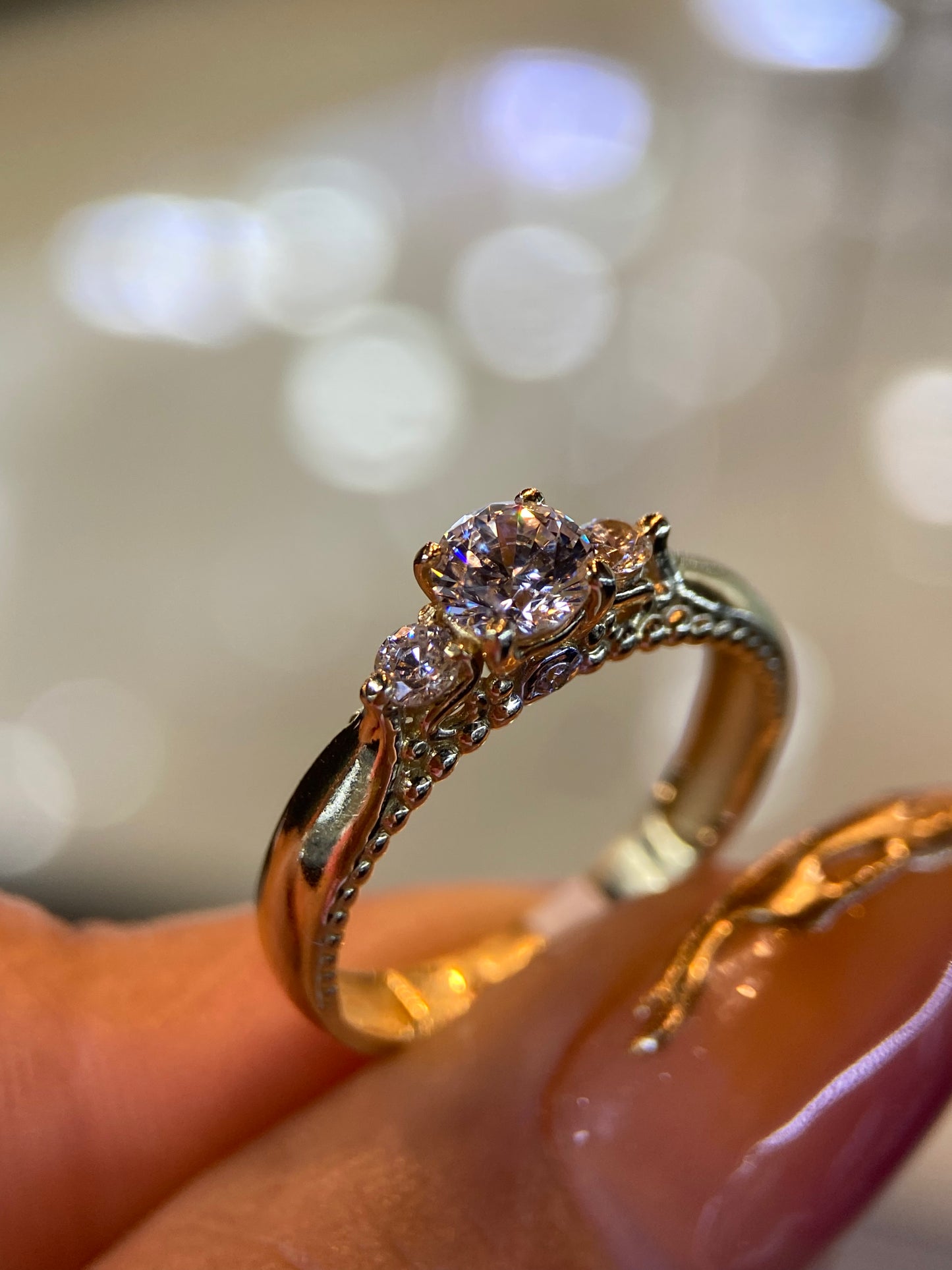 Anillo de compromiso en oro