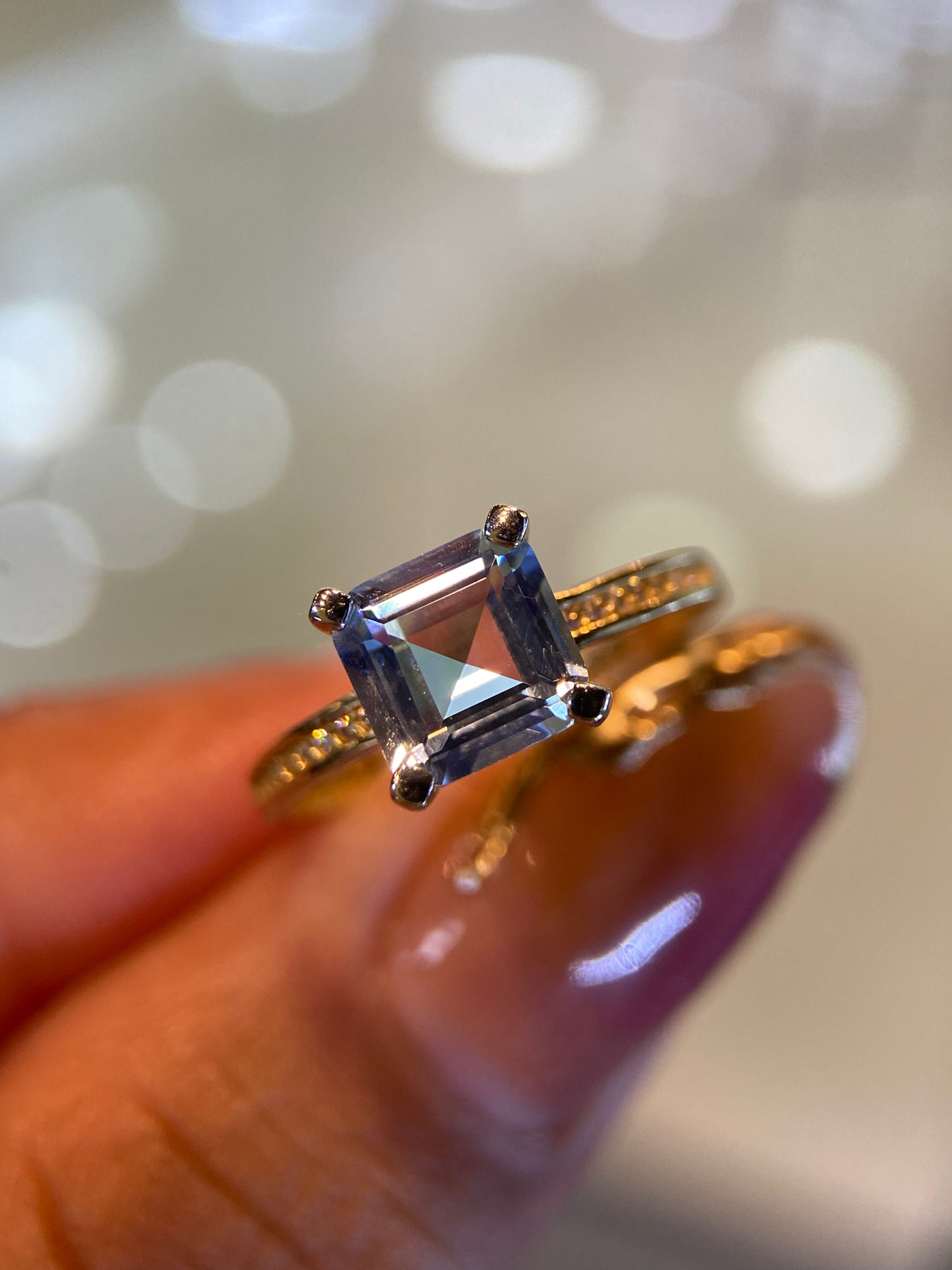 Anillo de compromiso en oro