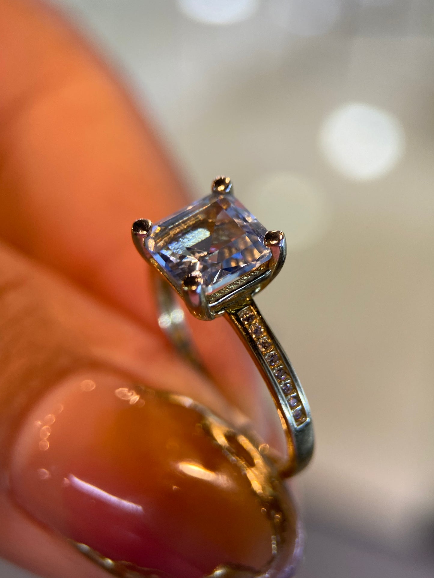 Anillo de compromiso en oro