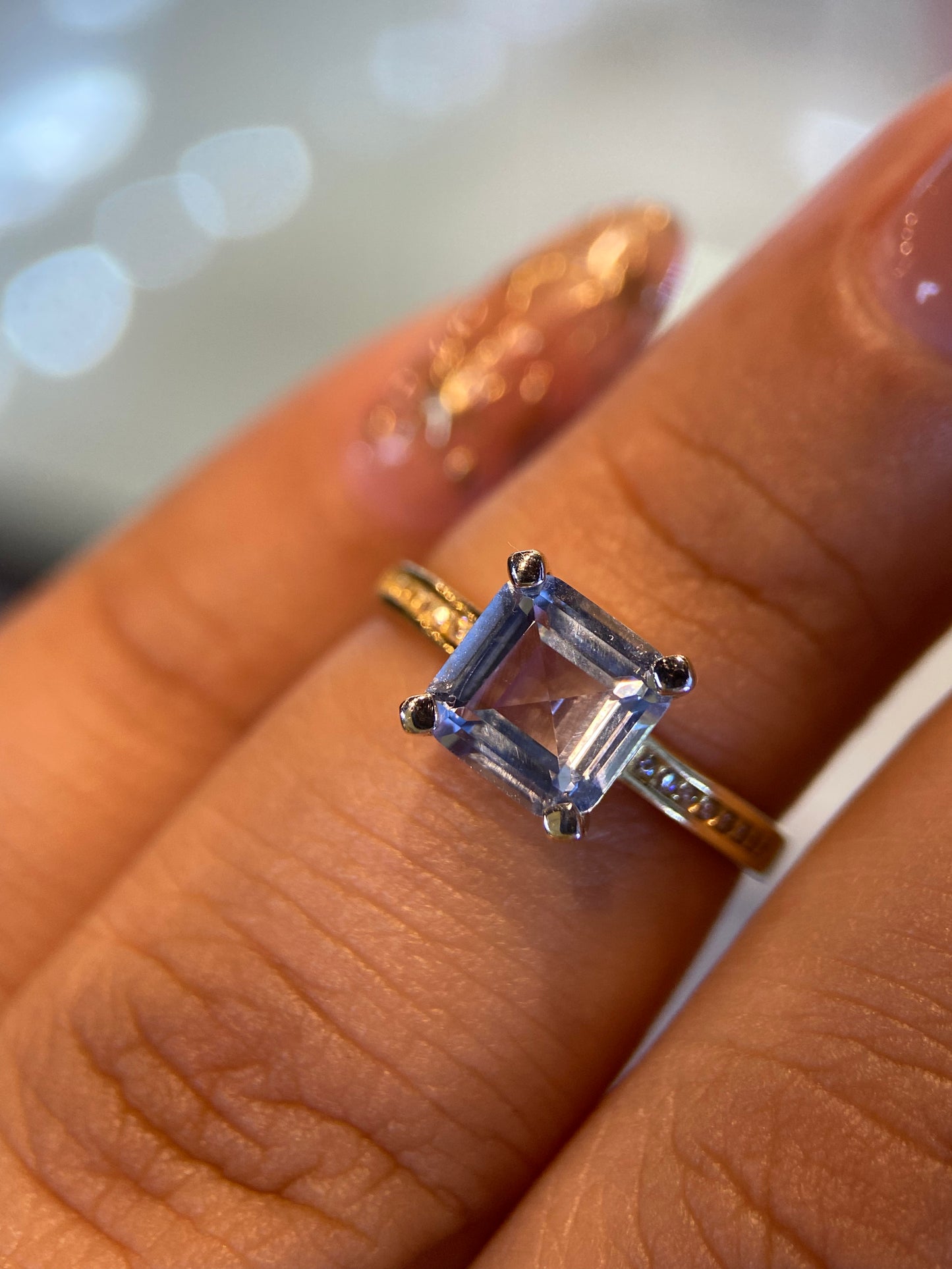 Anillo de compromiso en oro