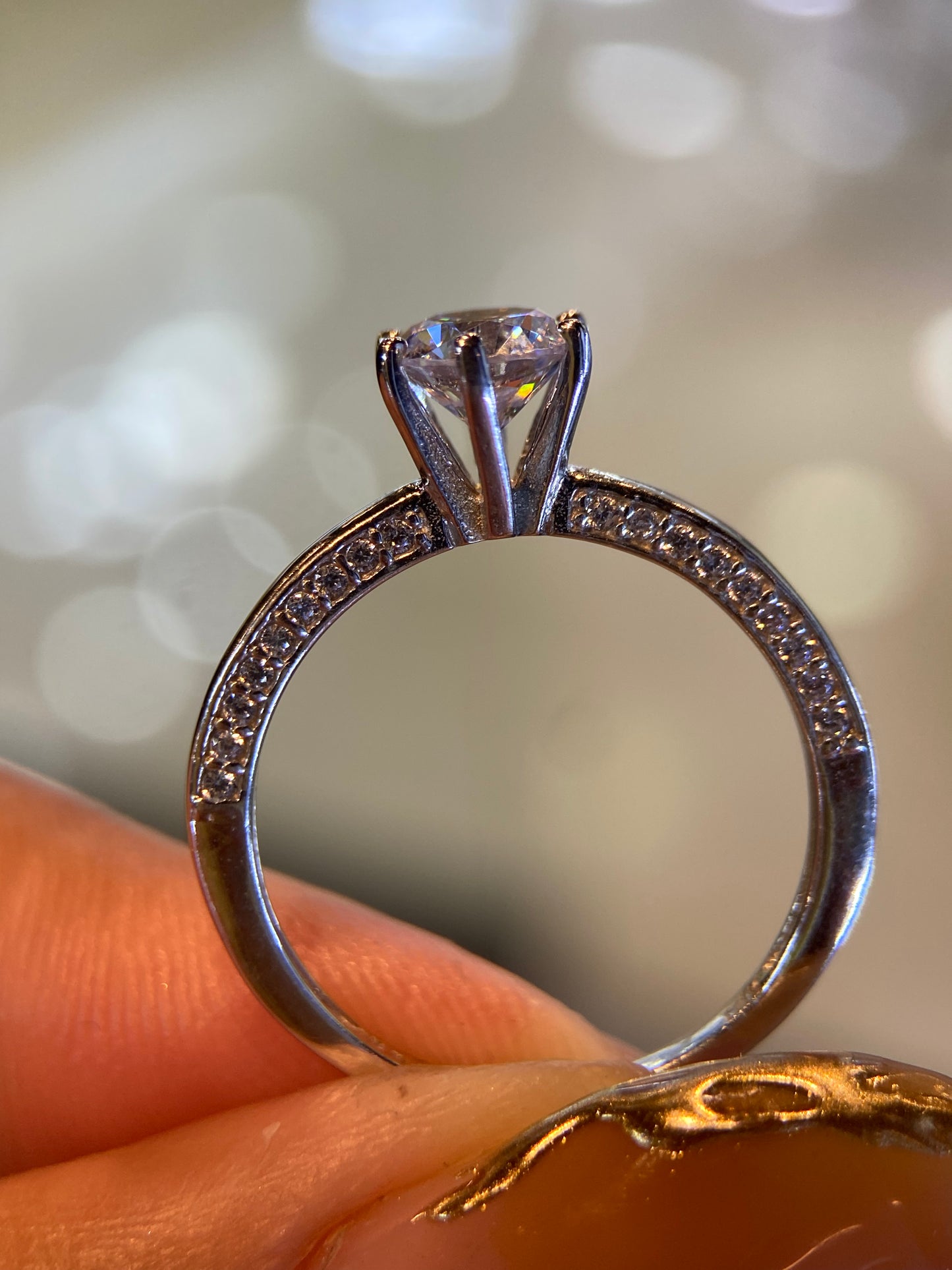 Anillo de compromiso en oro